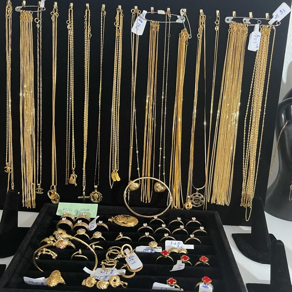 Jewelry - Picture 5 of 7
